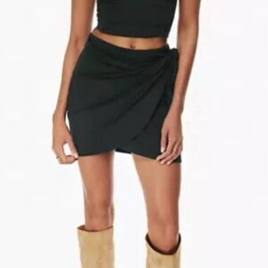 Wilfred Aritzia Womens 2XS Black Wrap Mini Skirt Lenzing Ecovero Minimalist Chic